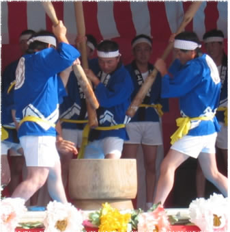 毎年恒例「もちつき大会」