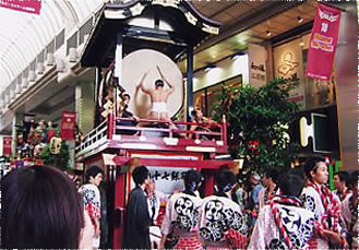 毎年恒例「もちつき大会」